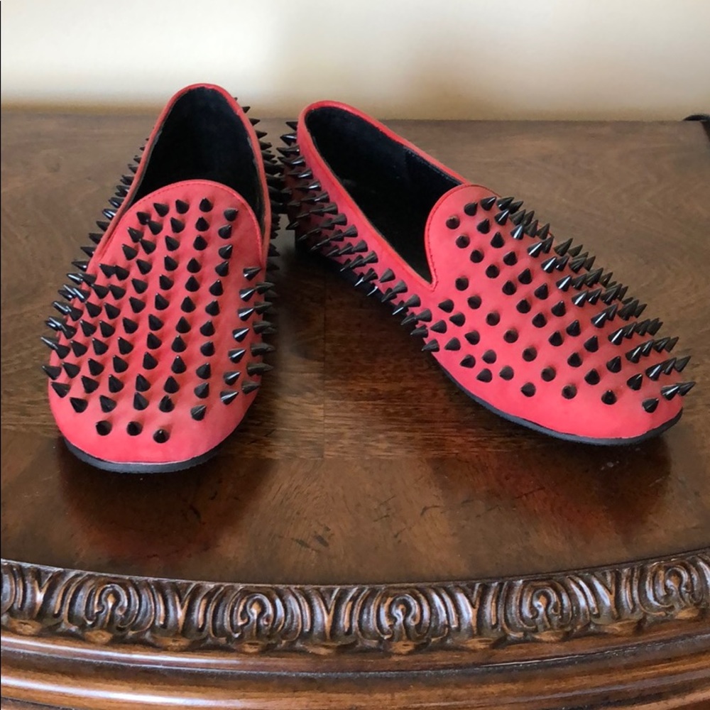 Spiked flats